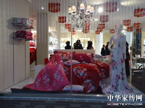 ̩�S�Ҽ�����ɫ��lչ