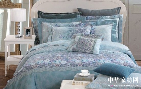 寶縵佩茲利送您一個(gè)清涼之夏