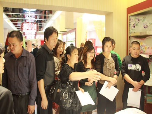 �Ϸ��������Ʒӆ؛���A�M��Ļ