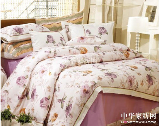 家紡一線品牌紫羅蘭床品陷入南國(guó)春色里