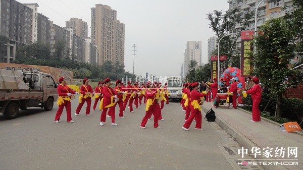 雨蘭成都龍泉驛區專賣店盛大開業