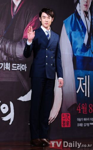 ���ż�֮�����e�аl����������Ů�b����