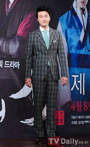 ���ż�֮�����e�аl����������Ů�b����