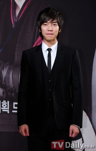 ���ż�֮�����e�аl����������Ů�b����