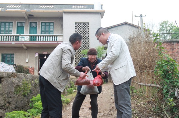 �y���������V�۸�