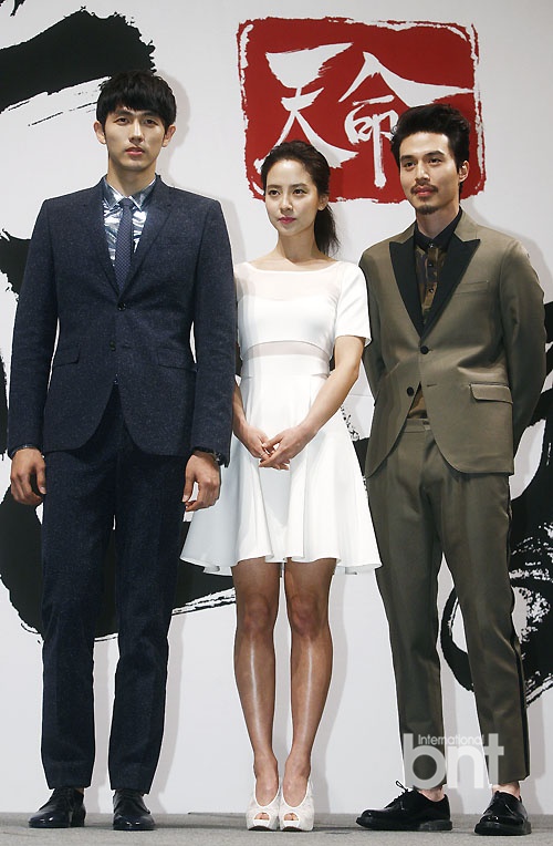 李棟旭宋智孝等出席《天命》發布會