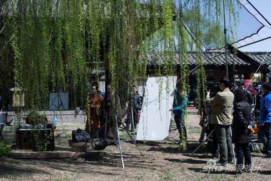 ���׺����ķ��g�������֮���ٶ�����