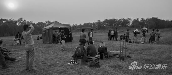 ���׺����ķ��g�������֮���ٶ�����