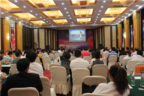 2014年圣富萊秋冬新品發布會歡喜召開