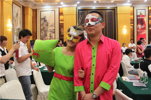 2014年圣富萊秋冬新品發布會歡喜召開